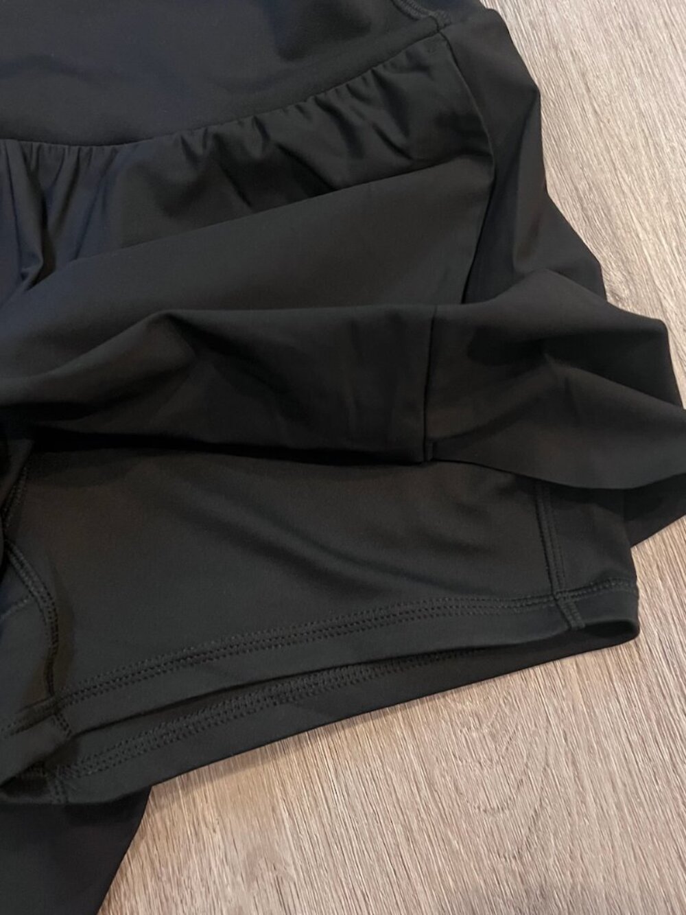 NEW Uniqlo Black Active Shorts Size Medium NEW - Picture 4 of 6